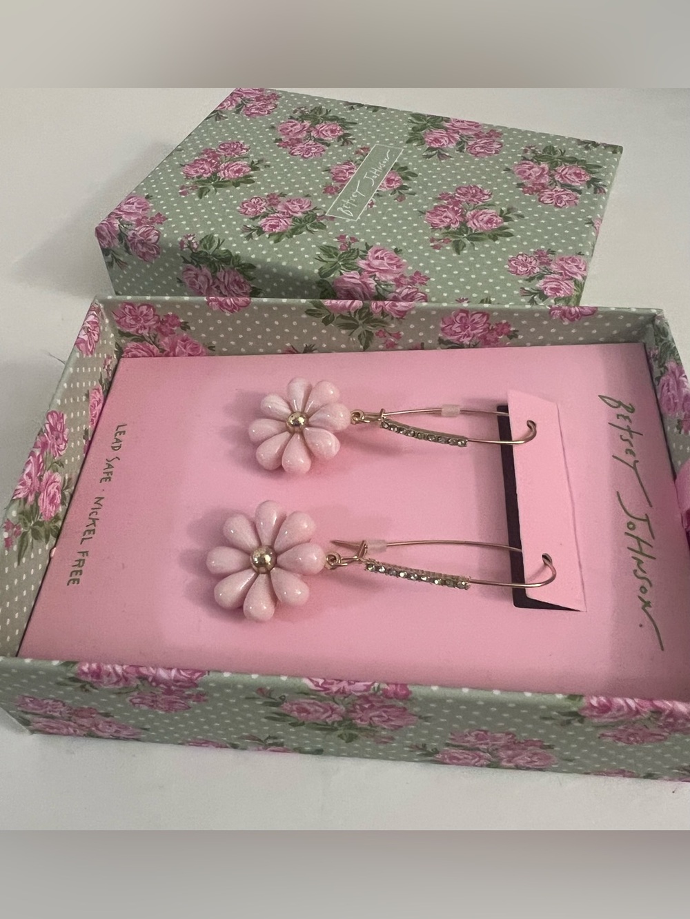 Betsey Johnson Gold tone Pink Daisy Drop Earrings - Picture 6 of 16
